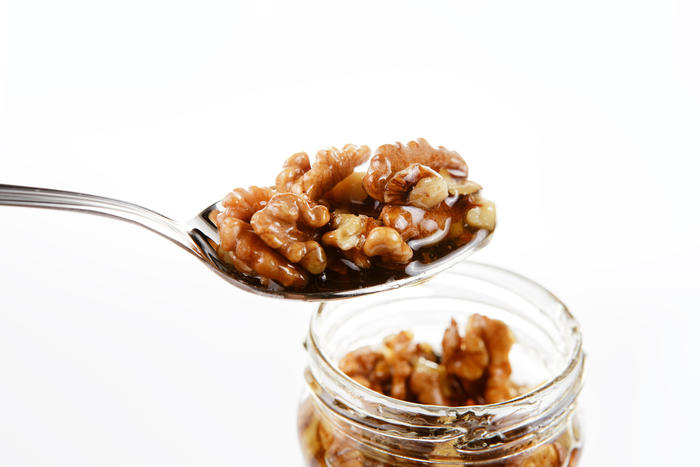 Грецкие орехи с медом для мужчин: рецепт для потенции и не только